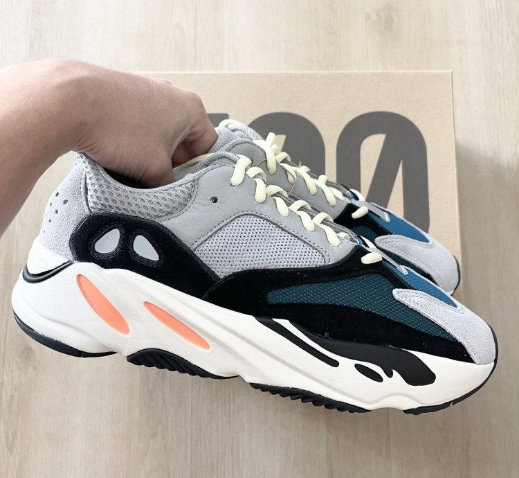 Adidas Yeezy 700 Wave Runner - Size 9 5