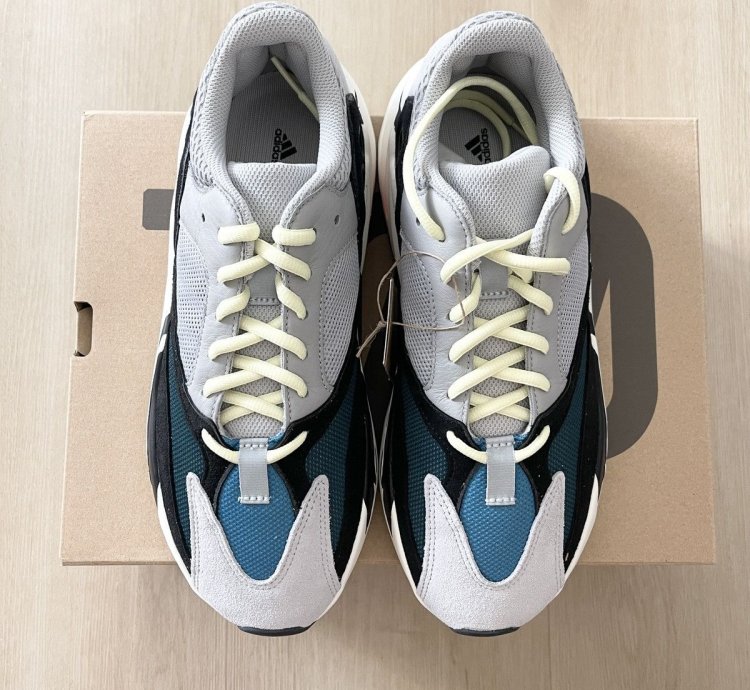 Adidas Yeezy 700 Wave Runner - Size 9 5