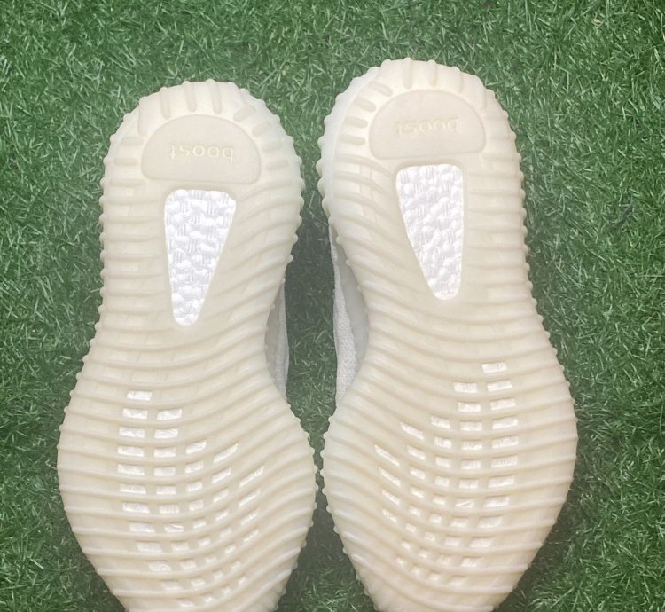 adidas Yeezy Boost 350 V2 Bone Size 5