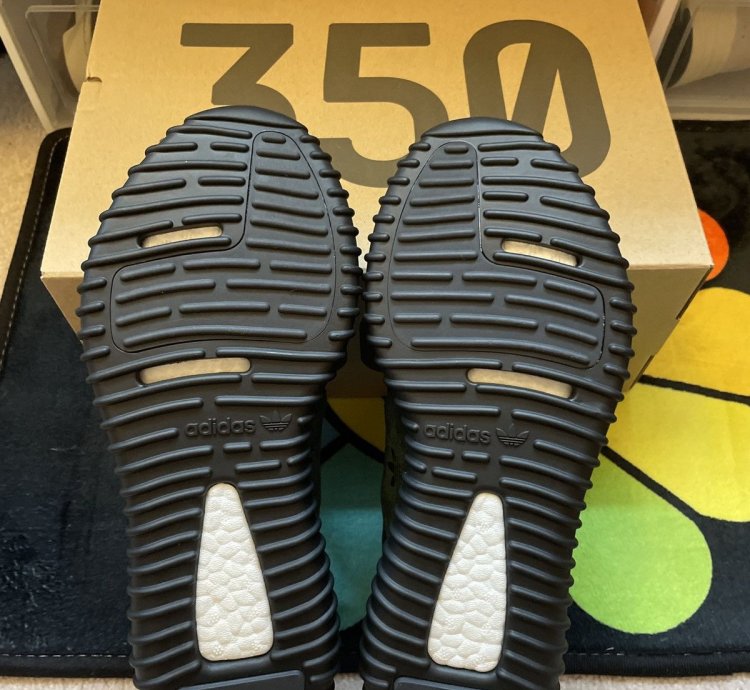 Adidas Yeezy Boost 350 V2 Pirate Black Size 8