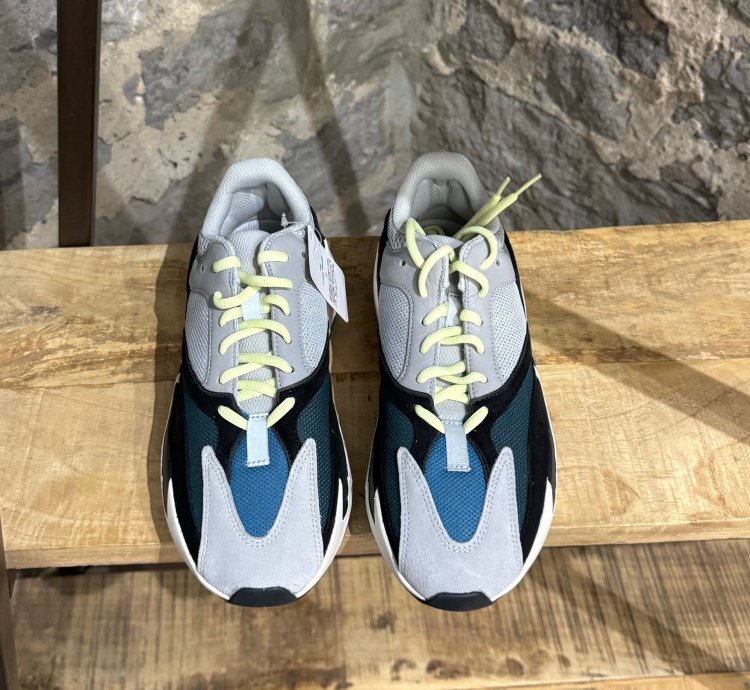 Adidas Yeezy Boost 700 Solid Grey Wave Runner Sneakers