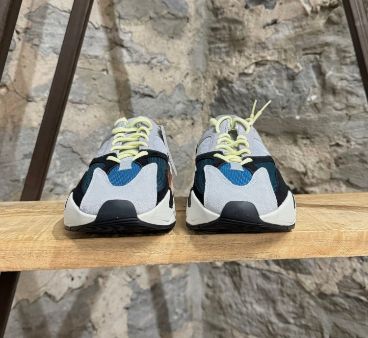 Adidas Yeezy Boost 700 Solid Grey Wave Runner Sneakers