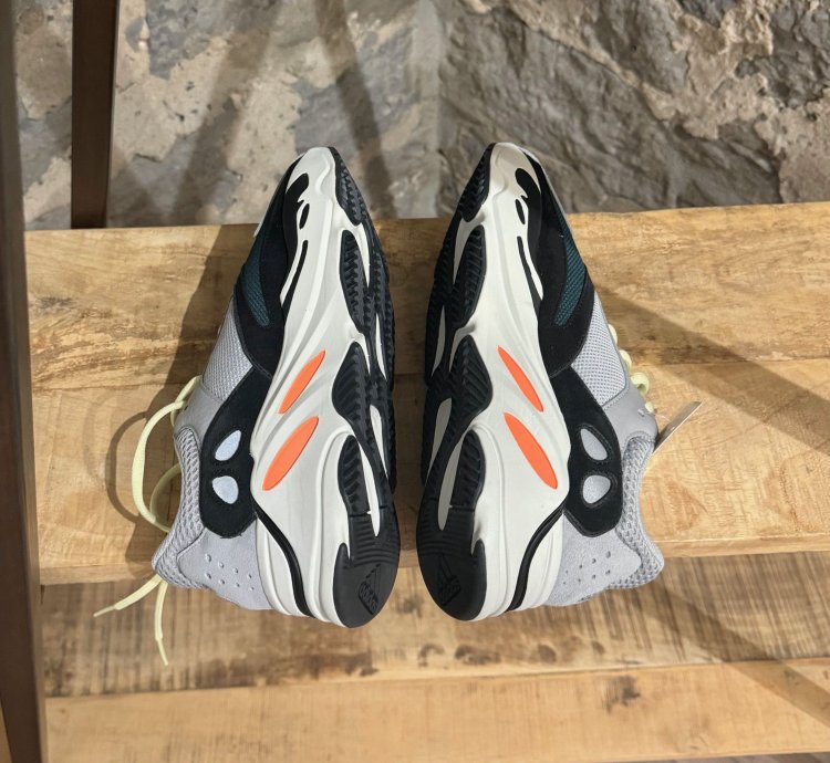 Adidas Yeezy Boost 700 Solid Grey Wave Runner Sneakers