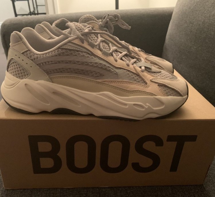 Adidas Yeezy Boost 700 V2 Cream