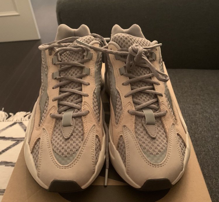 Adidas Yeezy Boost 700 V2 Cream