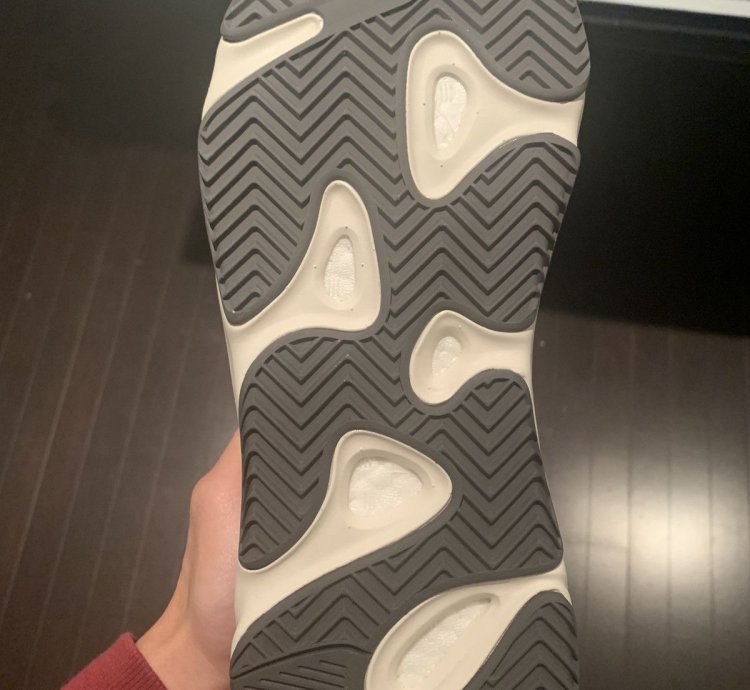 Adidas Yeezy Boost 700 V2 Cream