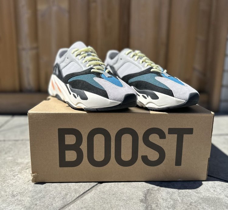 Adidas Yeezy Boost 700 Wave Runner (2023)