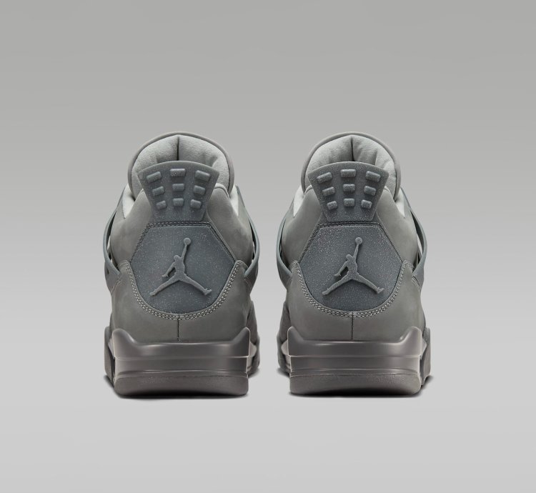 Air Jordan 4 SE Wet Cement