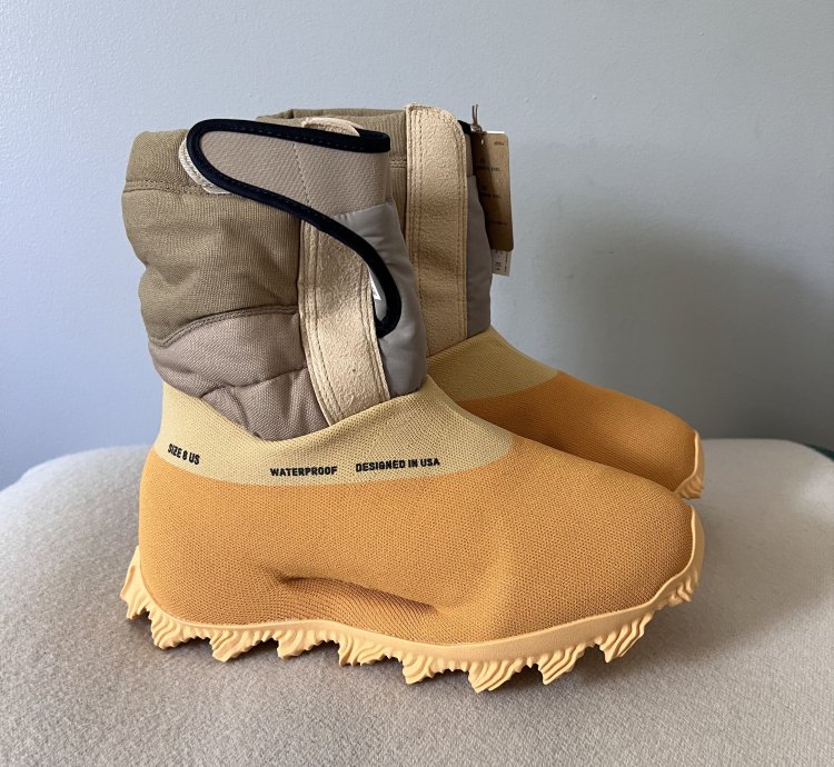 Adidas Yeezy Knit RNR Boot in Sulfur