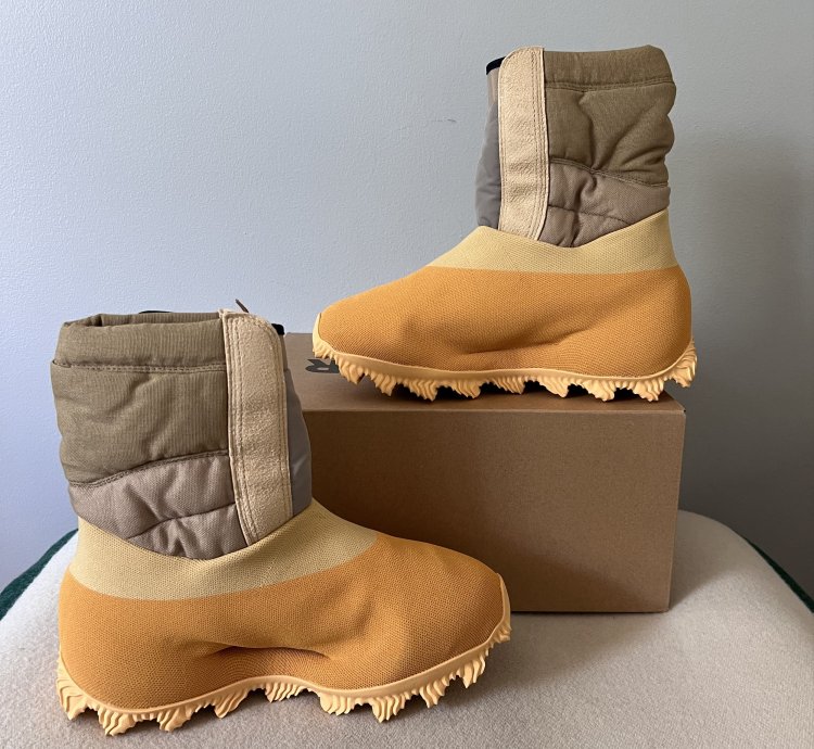Adidas Yeezy Knit RNR Boot in Sulfur