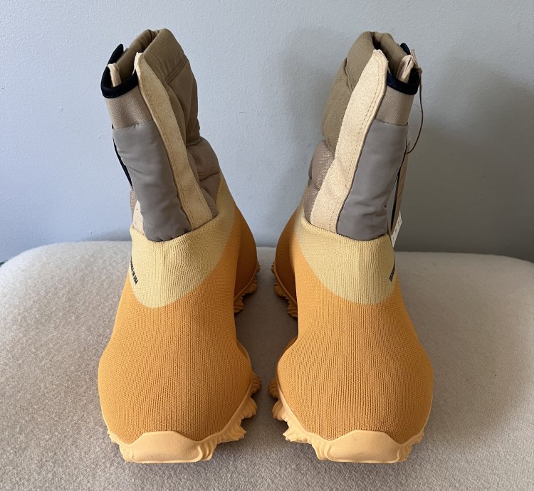 Adidas Yeezy Knit RNR Boot in Sulfur