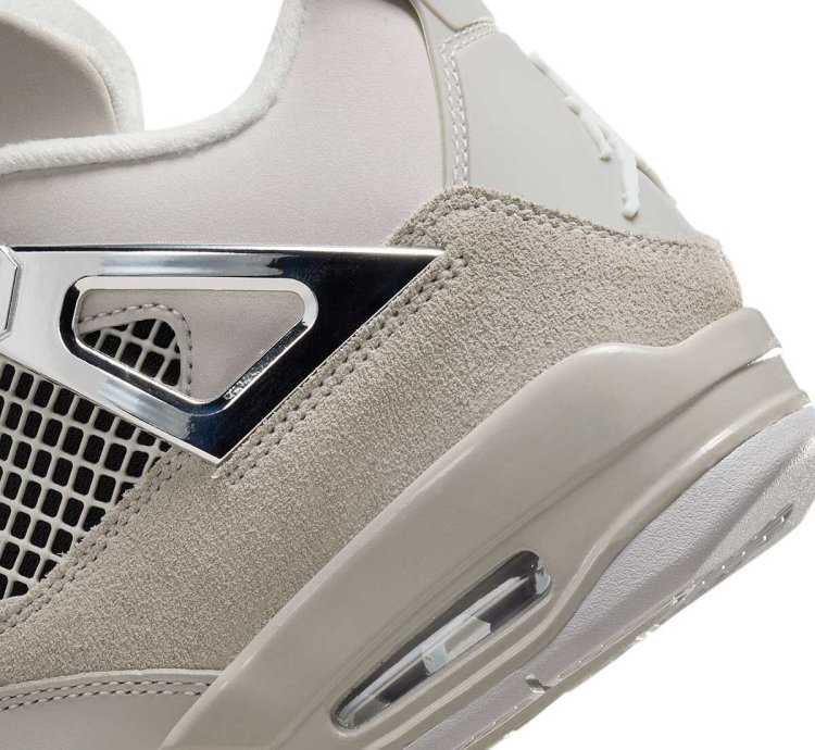Air Jordan 4 Frozen Moments