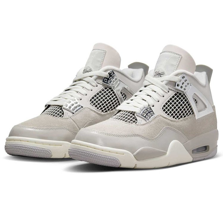 Air Jordan 4 Frozen Moments