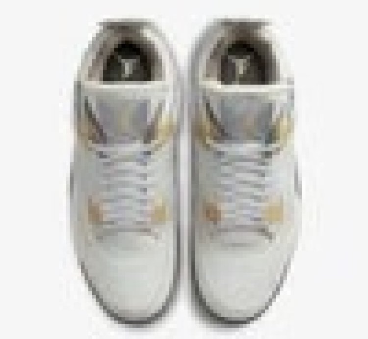 Air Jordan 4 SE Craft Photon Dust