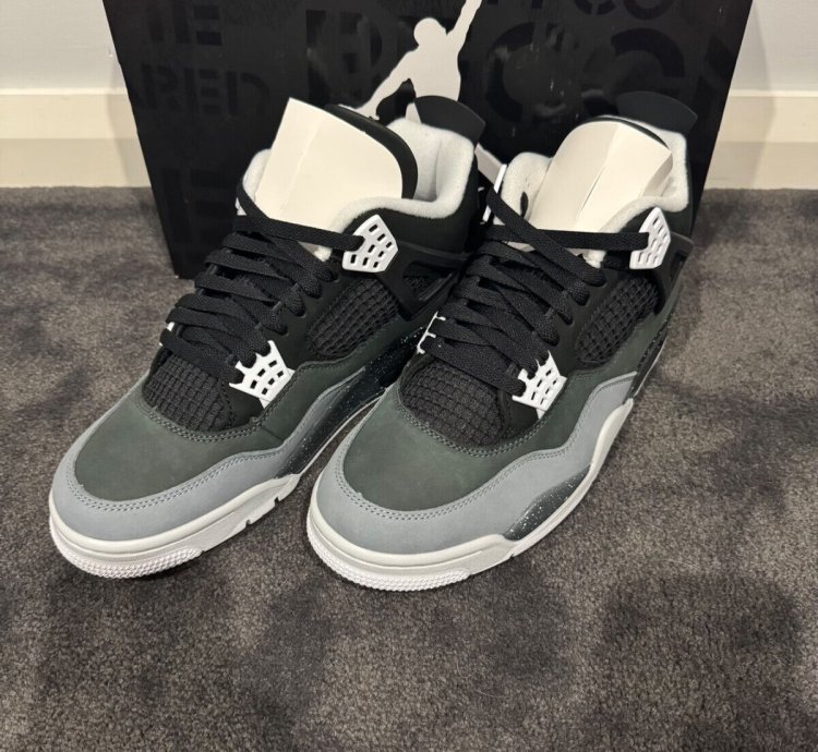 NIKE AIR JORDAN 4 RETRO FEAR