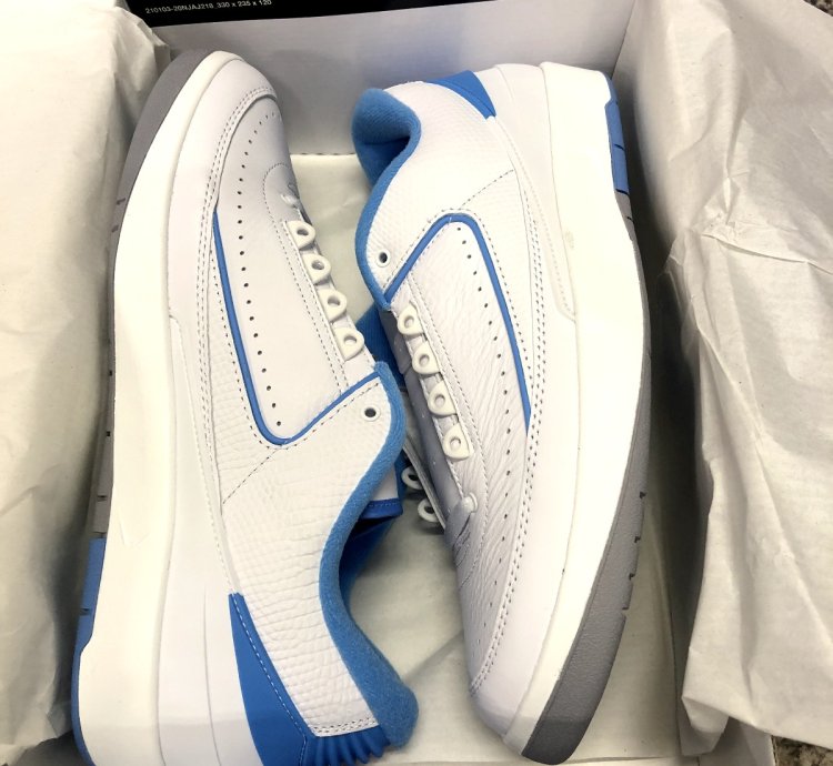 NIKE AIR JORDAN 2 RETRO LOW 'UNC'