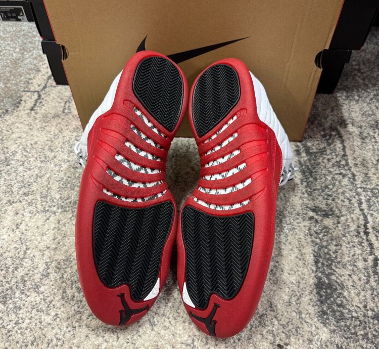 NIKE AIR JORDAN 12 RETRO CHERRY