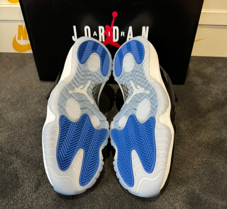 NIKE AIR JORDAN 11 RETRO LOW 'SPACEJAM'