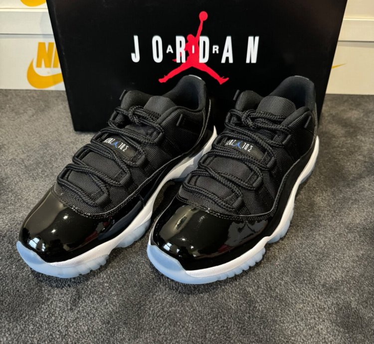 NIKE AIR JORDAN 11 RETRO LOW 'SPACEJAM'