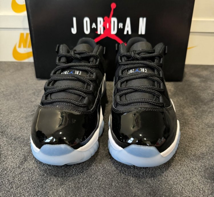 NIKE AIR JORDAN 11 RETRO LOW 'SPACEJAM'