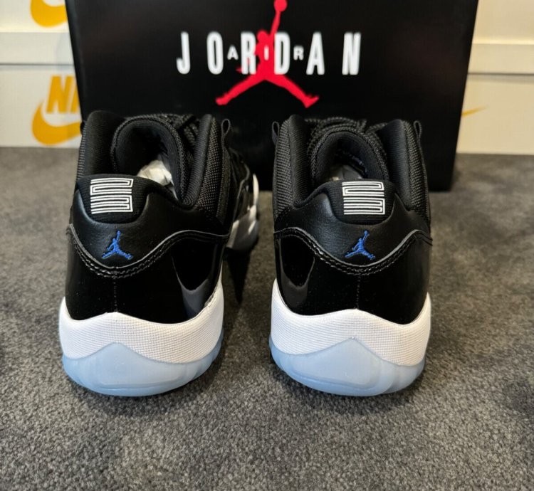 NIKE AIR JORDAN 11 RETRO LOW 'SPACEJAM'