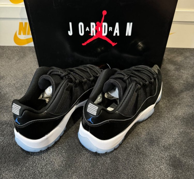 NIKE AIR JORDAN 11 RETRO LOW 'SPACEJAM'