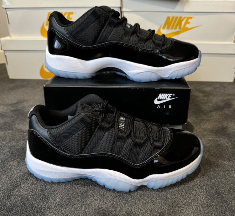 NIKE AIR JORDAN 11 RETRO LOW 'SPACEJAM'