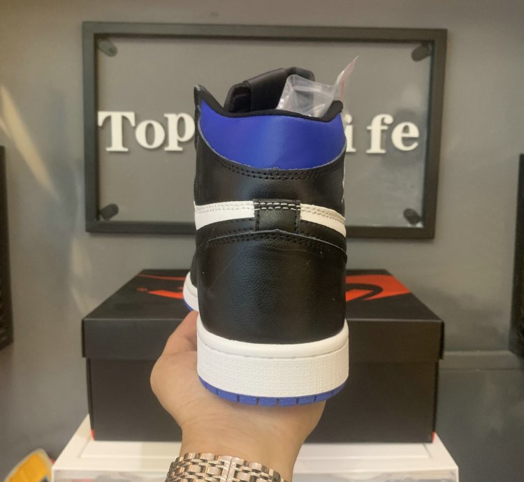 Air Jordan 1 Retro High OG 'Royal Toe' 555088-041