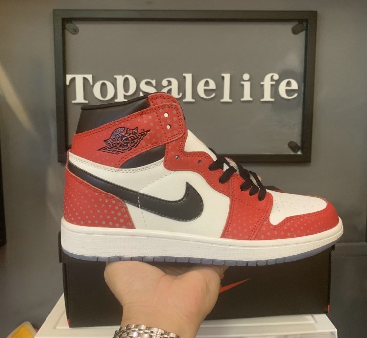 Air Jordan 1 Retro High 'Spider-Man Origin Story' 555088-602