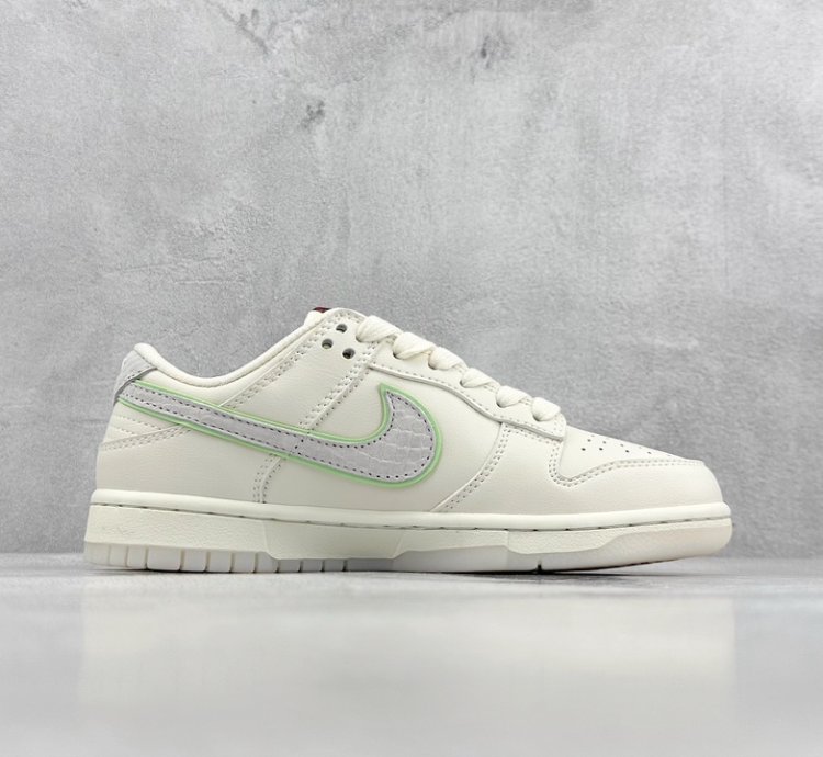 280 Nike SB Dunk Low x Louis Vuitton NYC Dragon Year Limited Edition Off-white S