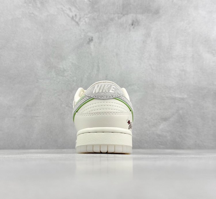 280 Nike SB Dunk Low x Louis Vuitton NYC Dragon Year Limited Edition Off-white S