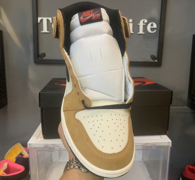 Air Jordan 1 Retro High OG 'Rookie of the Year' 555088-700