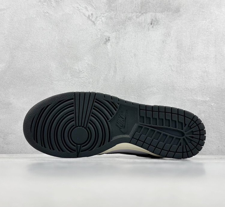 200 ST version of NIKE SB Dunk Low Prm Vintage Pande old panda FQ8899-100 -