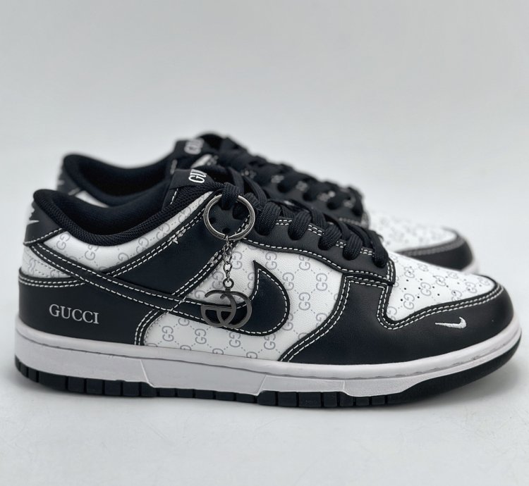 280 Nike SB Dunk Low x GUCCI white and black printed small hook SF1588-136 -