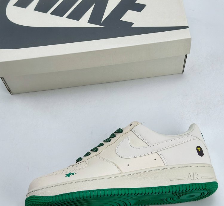 240 Nike Air Force 1 Low 07 x BAPE White Green Starry Sky FG6688-102 -