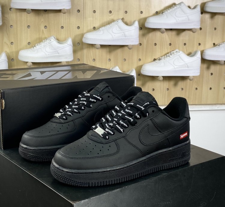 160 Supreme x Nike Air Force 1'07 LowBlack Air Force One Sneakers Leather Black