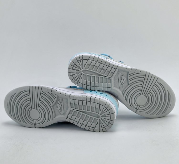 240 Nike SB Dunk Low Heart North Carolina Blue Playing Card American Graffiti Bl
