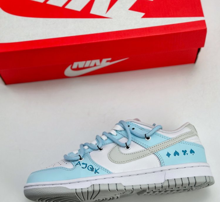 240 Nike SB Dunk Low Heart North Carolina Blue Playing Card American Graffiti Bl