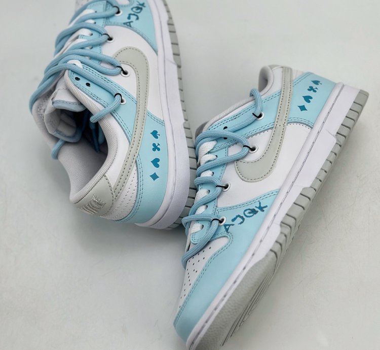 240 Nike SB Dunk Low Heart North Carolina Blue Playing Card American Graffiti Bl