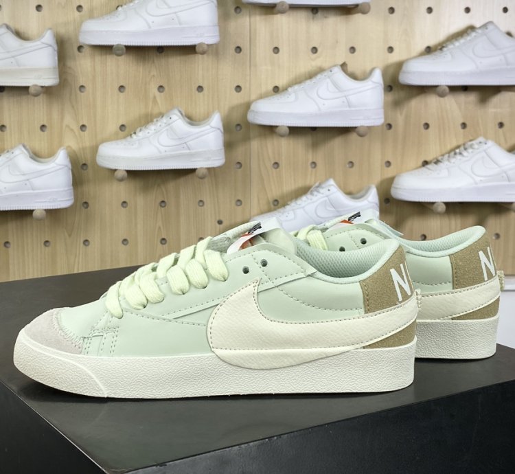 140 Nike Blazer 77 Low JumboWhiteOlive Green1977 Blazers Sneakers Leather Mint G