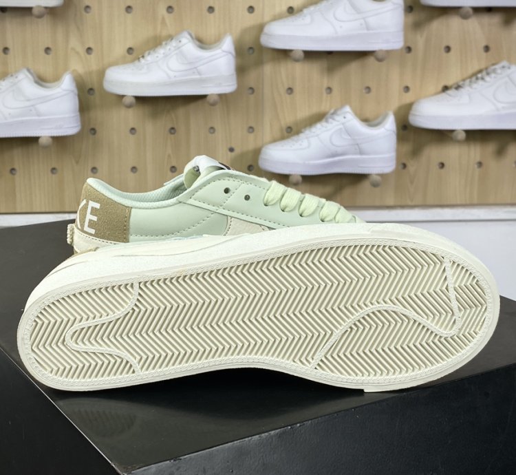 140 Nike Blazer 77 Low JumboWhiteOlive Green1977 Blazers Sneakers Leather Mint G