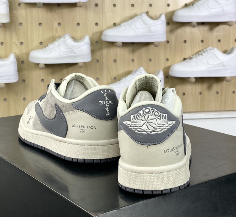 280 Louis Vuitton x Travis Scott x Nike Air Jordan 1 Low OG SPBlackBeige LV Mono