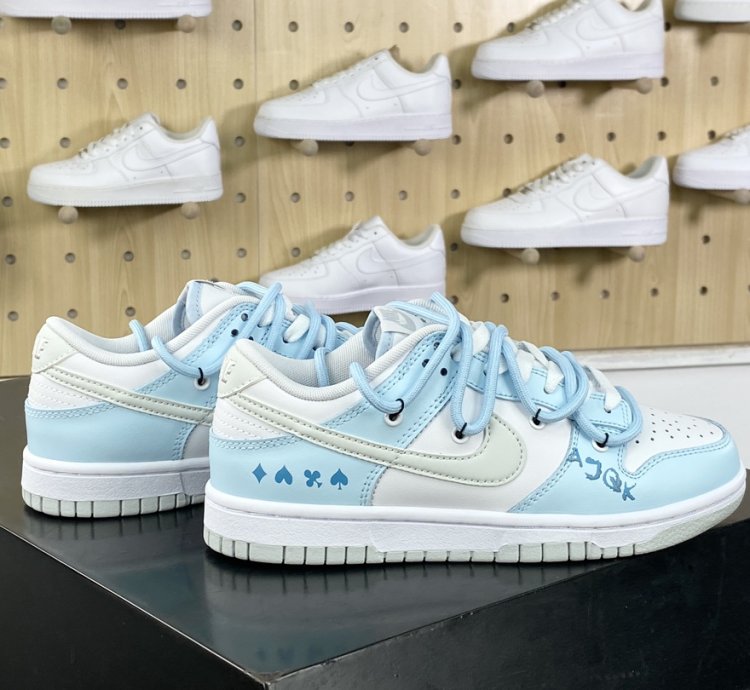 240 Nike SB Dunk Low Royal Dunk Series Low-top Sneakers Blue, White and Gray Sum