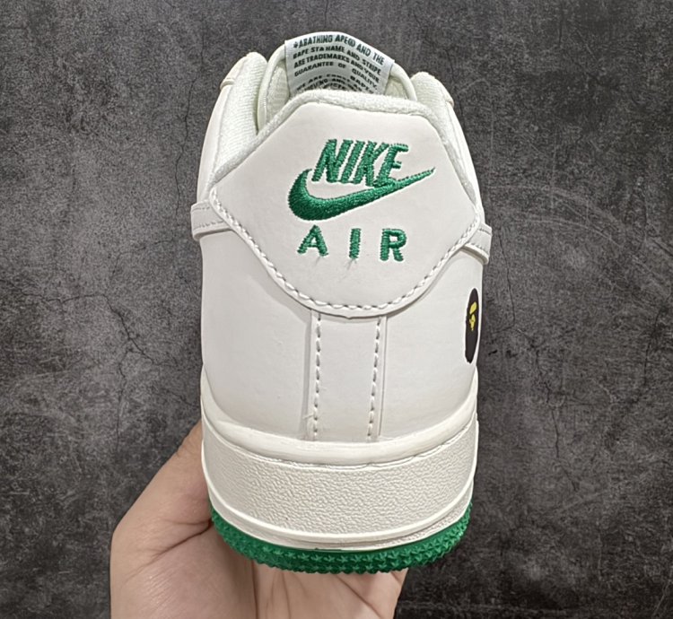 240 Nk Air Force 1'07 Low BAPE joint-beige green star Air Force One low-top casu