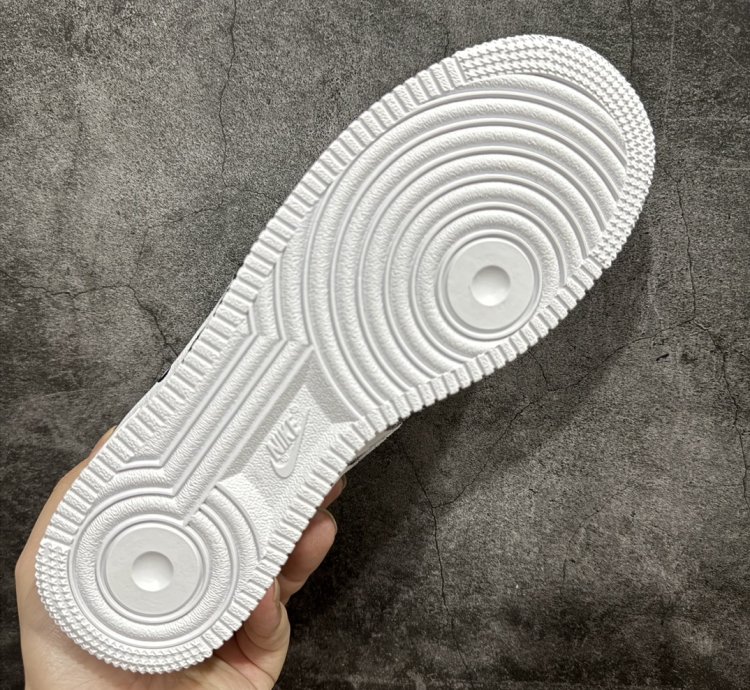 240 Nike Air Force 1'07 Air Force One Low Top White 315122-311