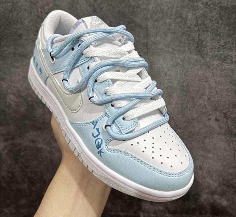 260   NK Dunk Low Heart North Carolina Blue DV0831-101 -