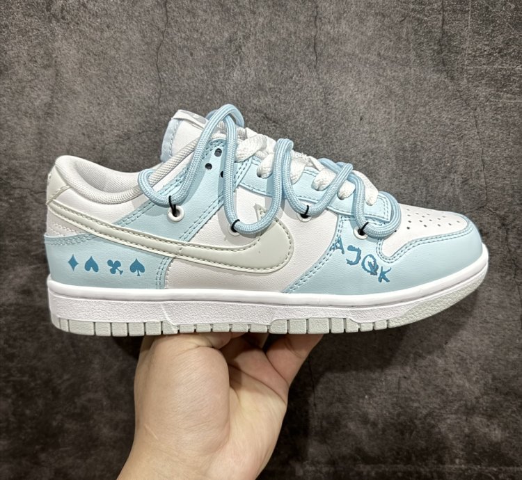 260   NK Dunk Low Heart North Carolina Blue DV0831-101 -