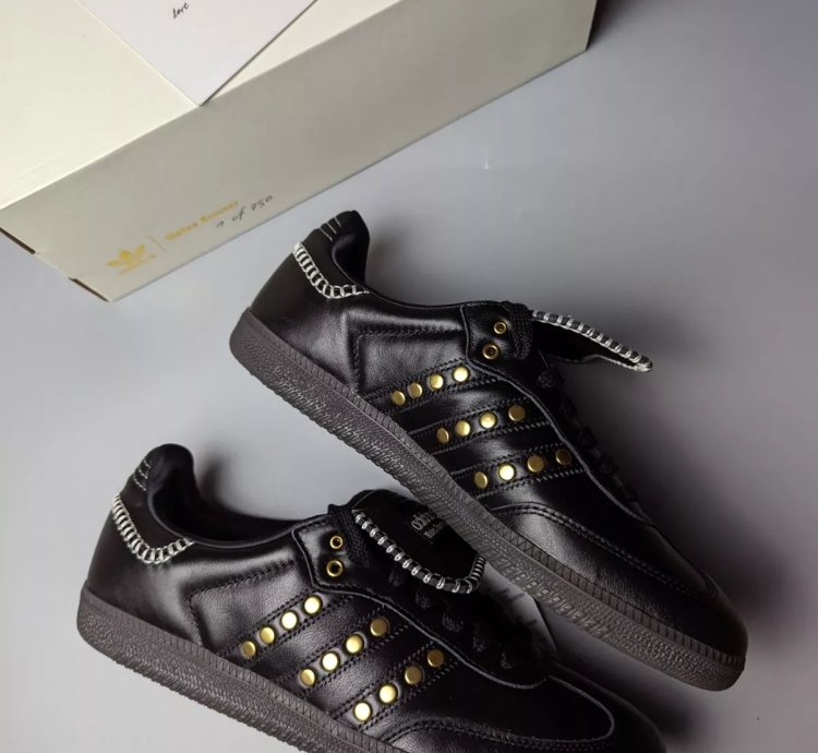 adidas Shoes Wales Samba Studded Pack Black - IG4303