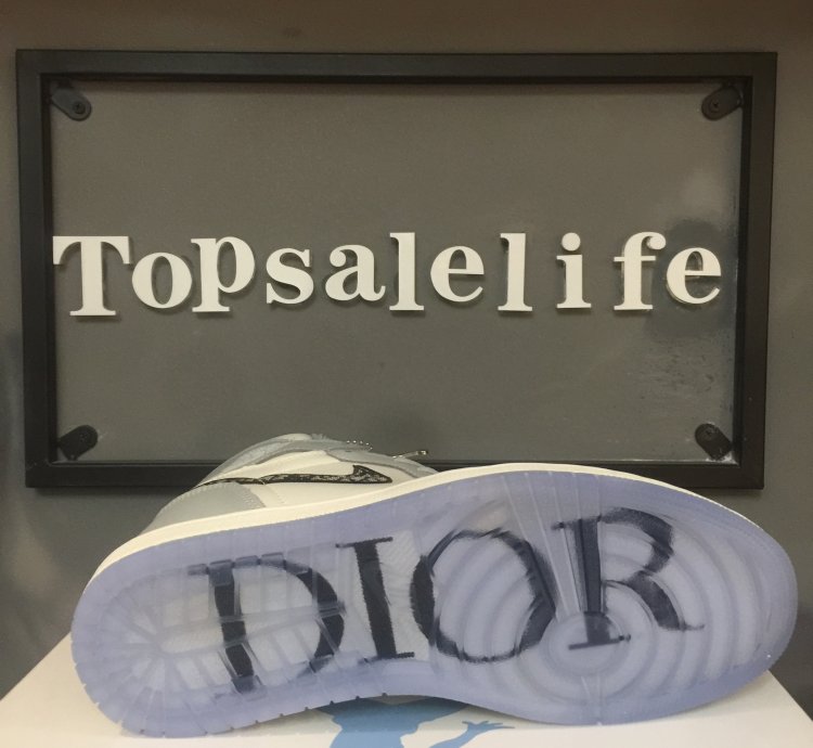 Dior x Air Jordan 1 High 'Wolf Grey' CN8607-002
