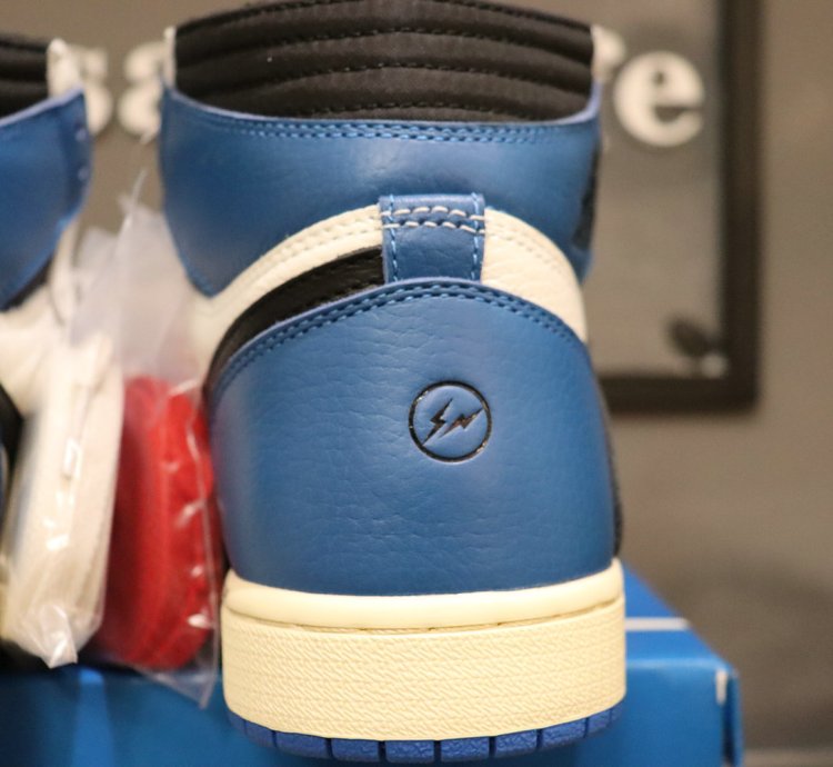 Fragment Design x Travis Scott x Air Jordan 1 Retro High OG 'Military Blue' DH3227-105